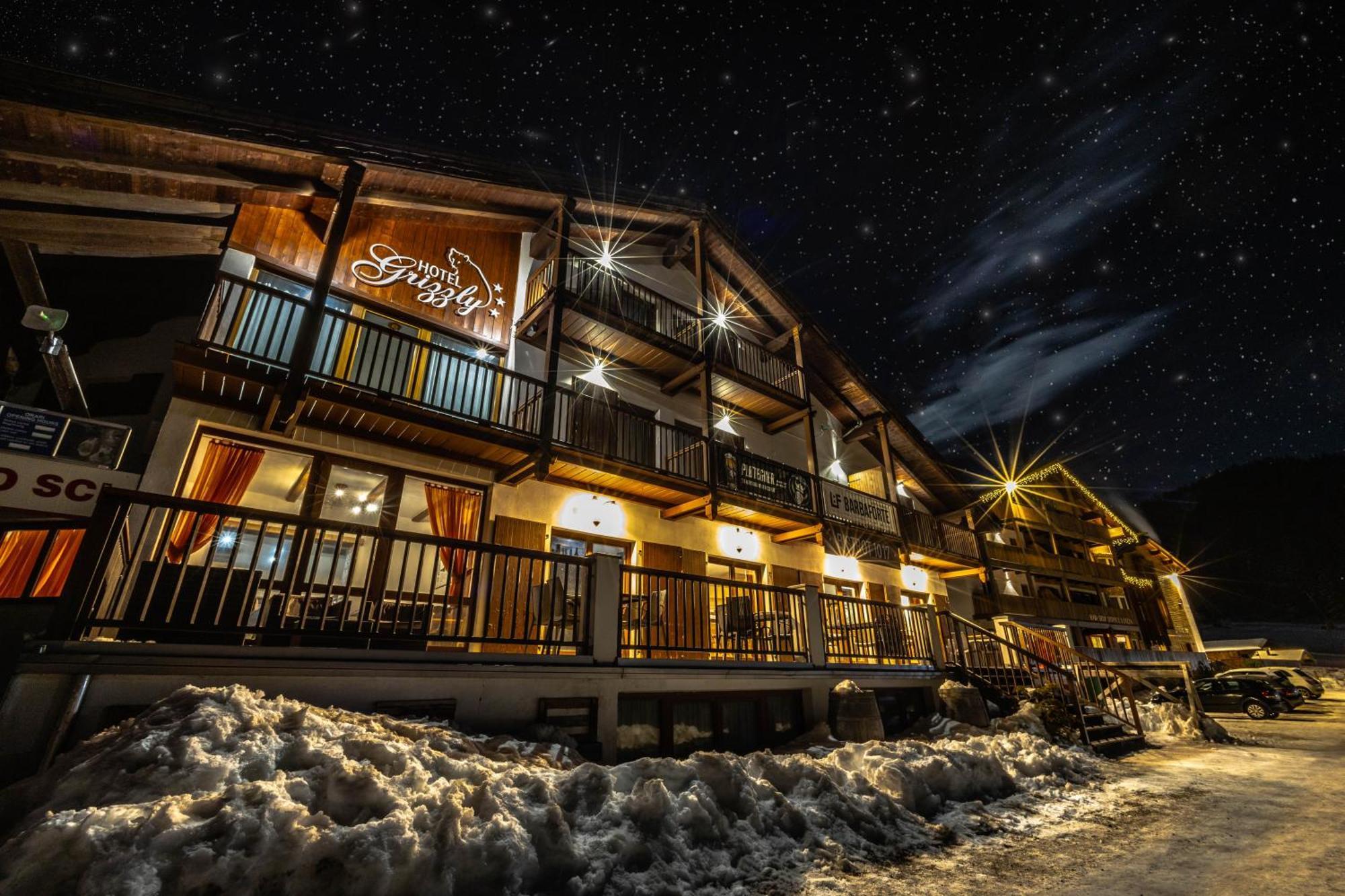 Hotel Grizzly Folgaria Buitenkant foto