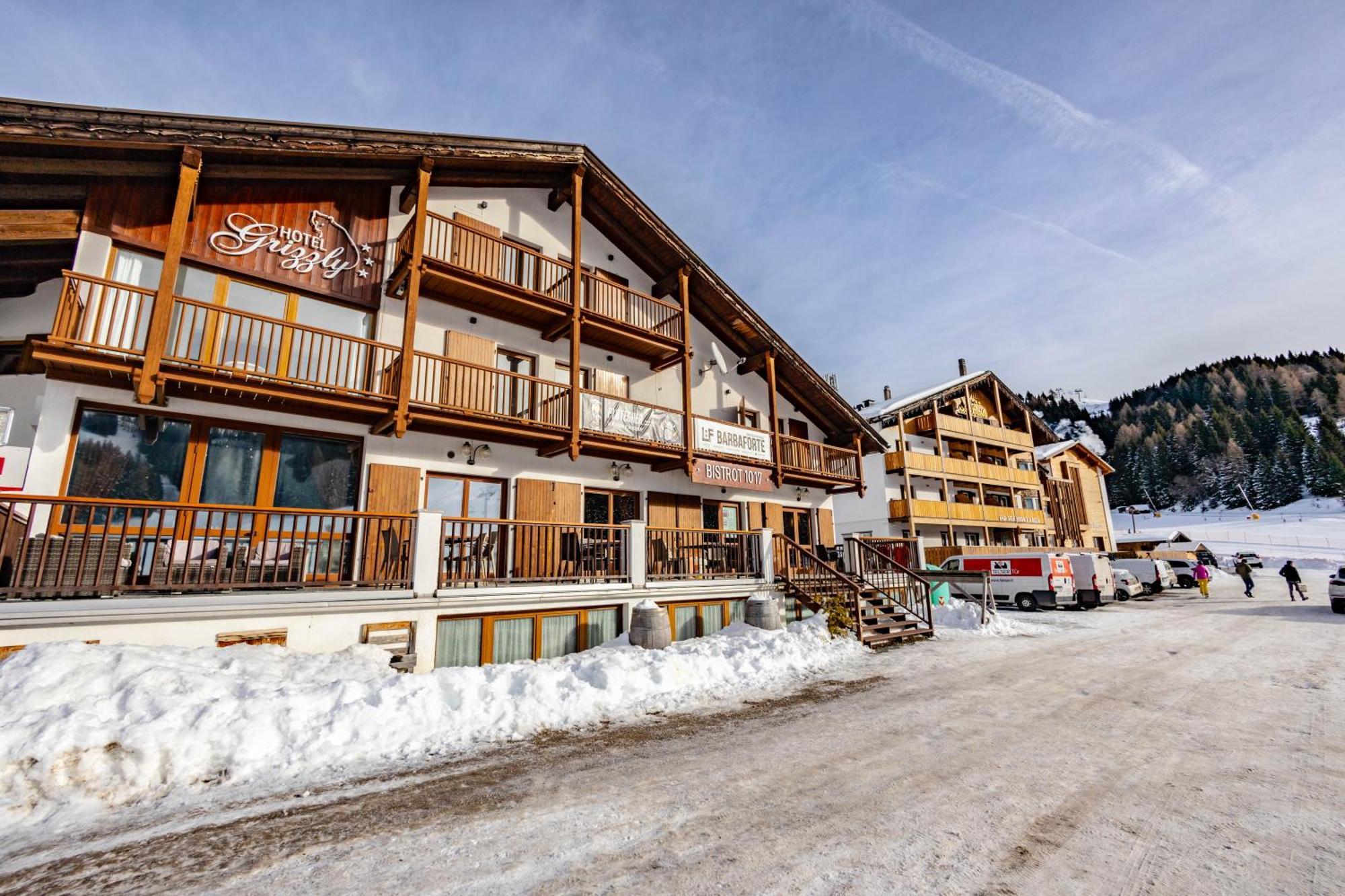 Hotel Grizzly Folgaria Buitenkant foto