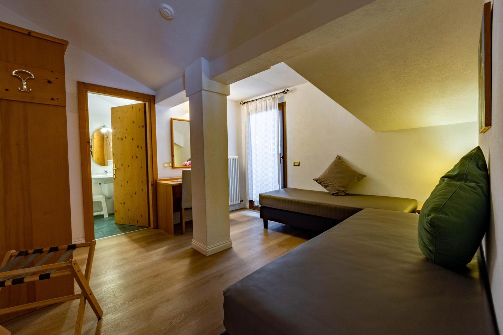 Hotel Grizzly Folgaria Buitenkant foto