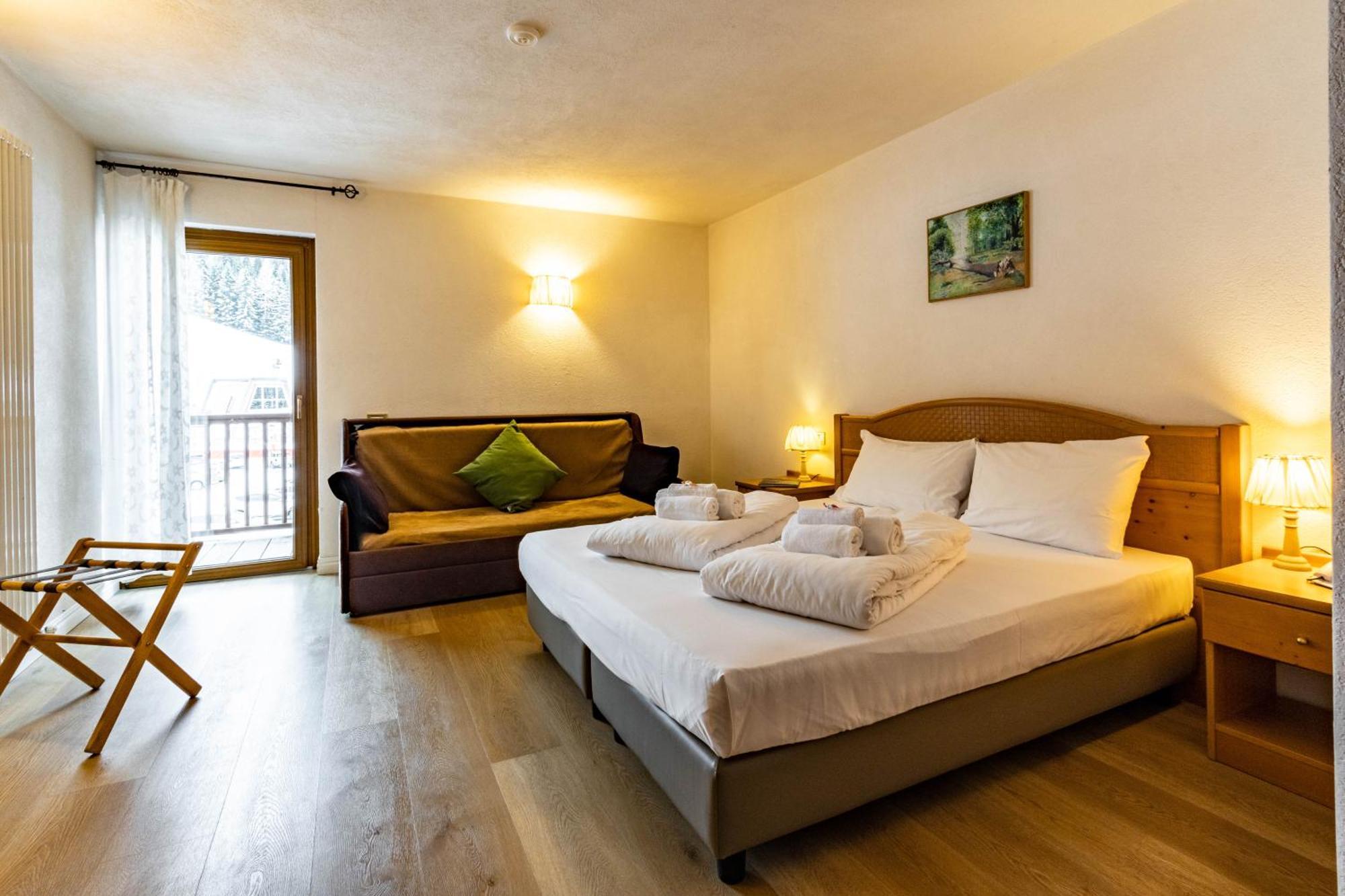 Hotel Grizzly Folgaria Buitenkant foto