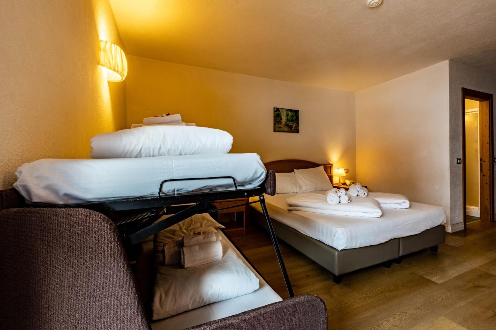 Hotel Grizzly Folgaria Buitenkant foto