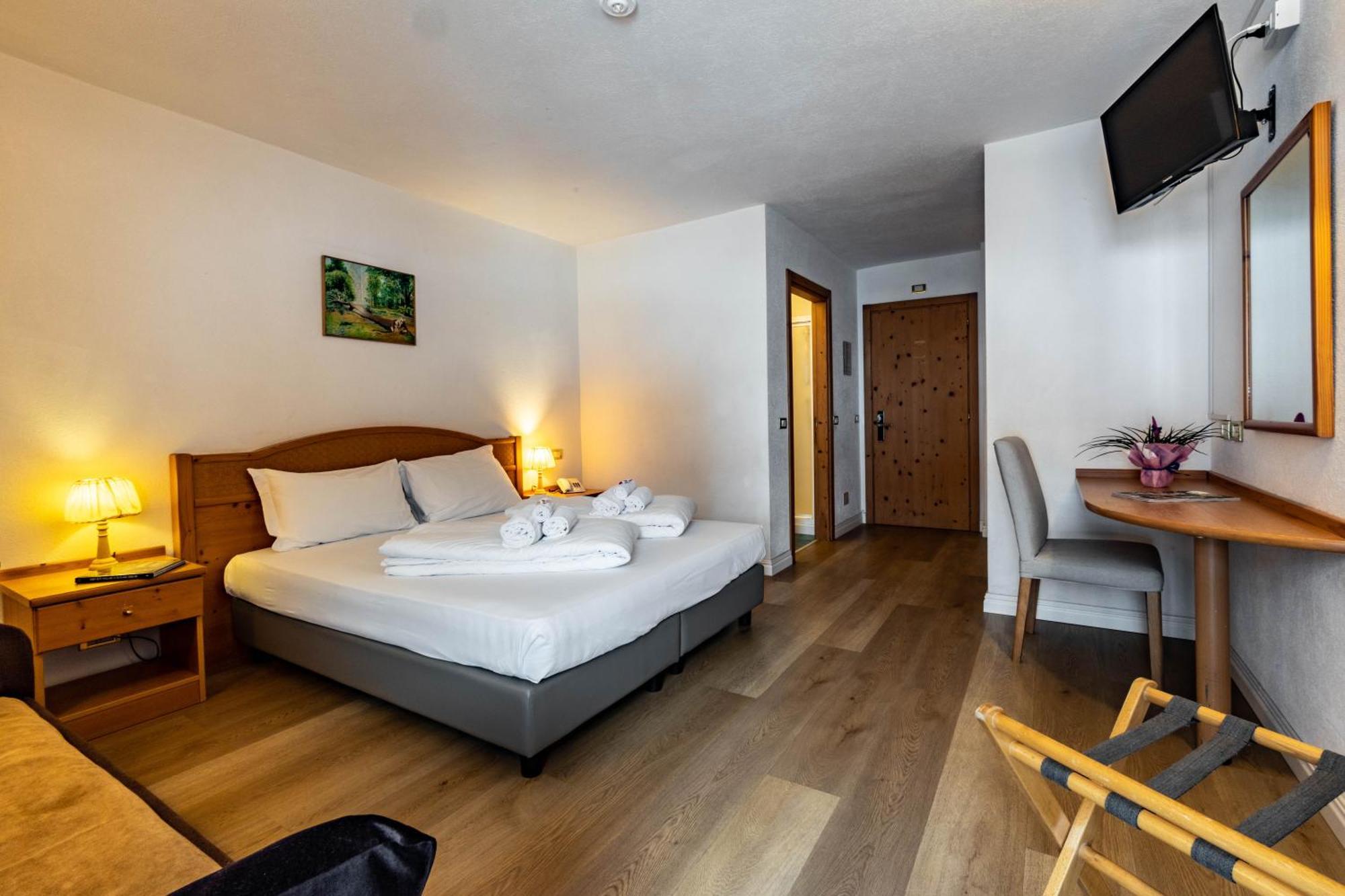 Hotel Grizzly Folgaria Buitenkant foto