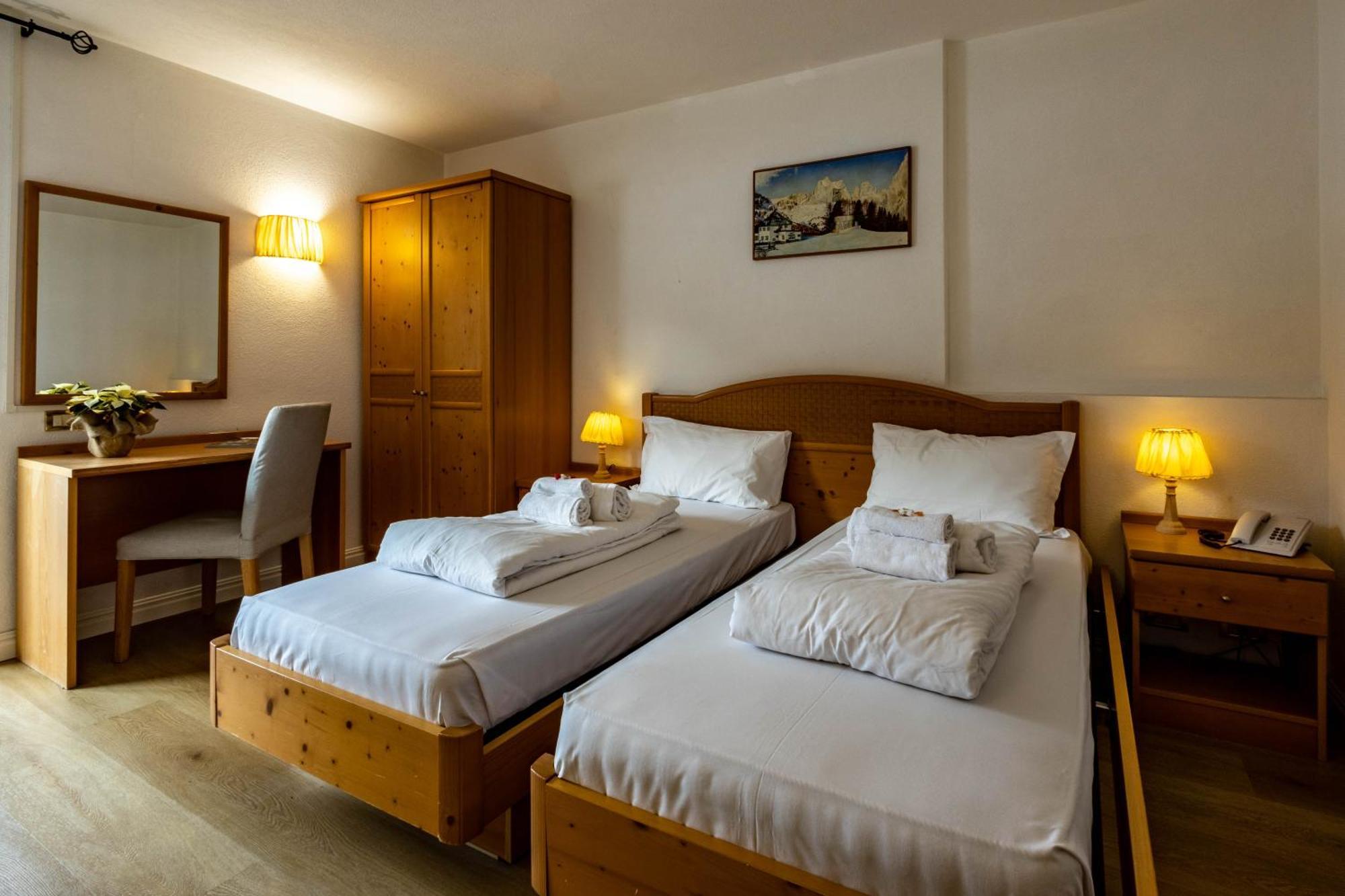 Hotel Grizzly Folgaria Buitenkant foto