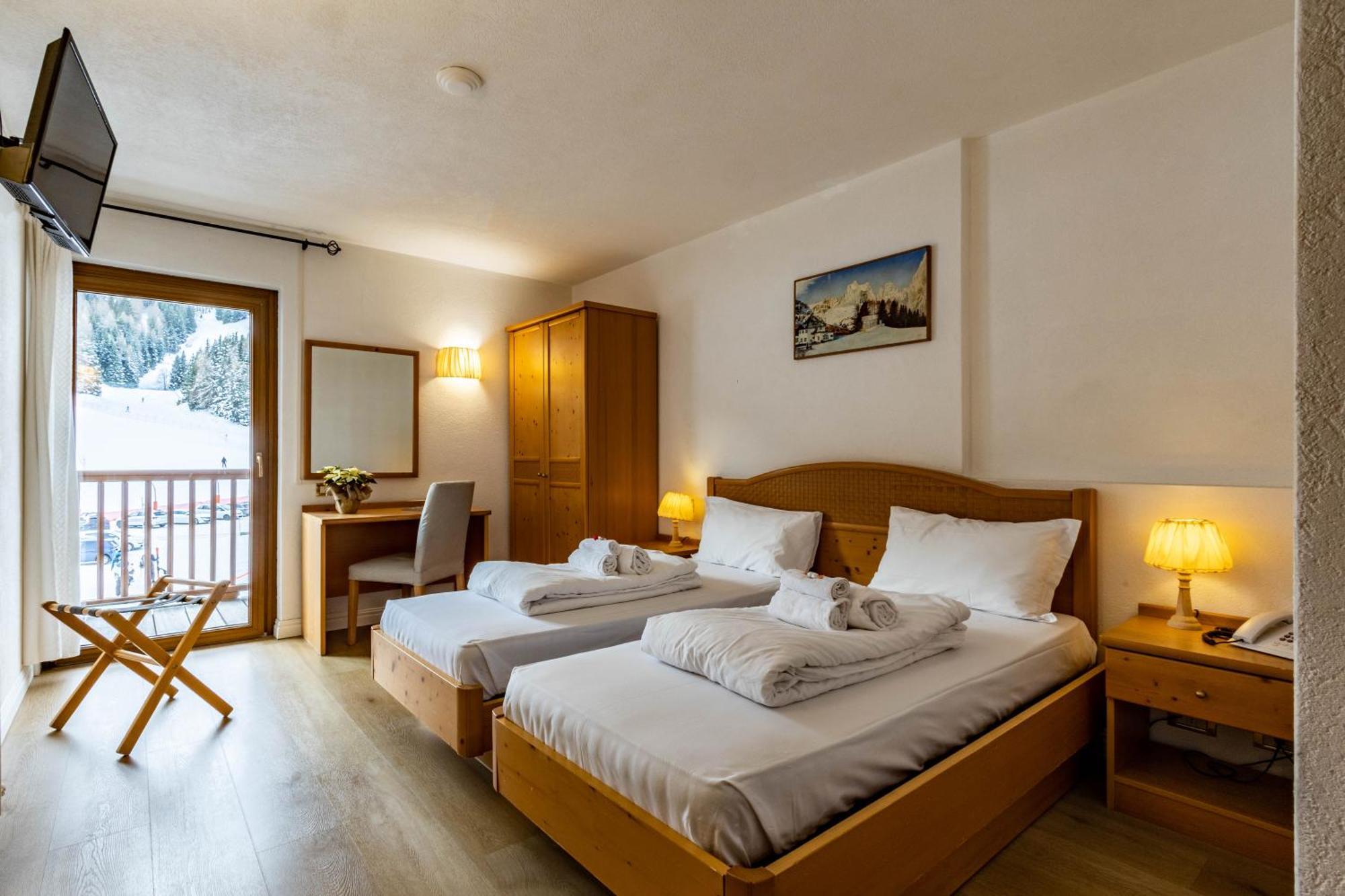 Hotel Grizzly Folgaria Buitenkant foto