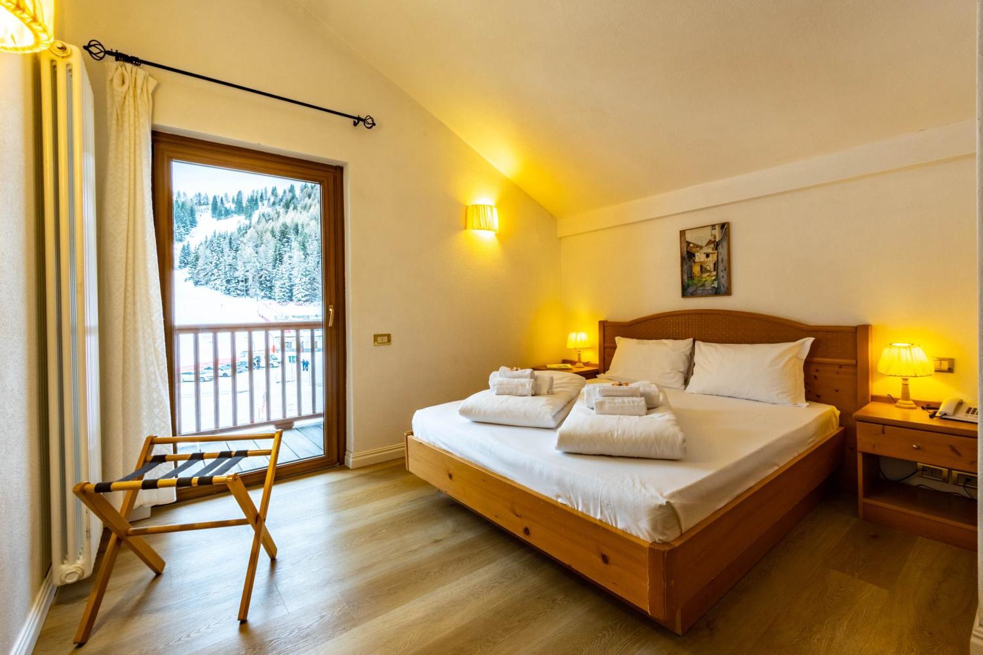 Hotel Grizzly Folgaria Buitenkant foto