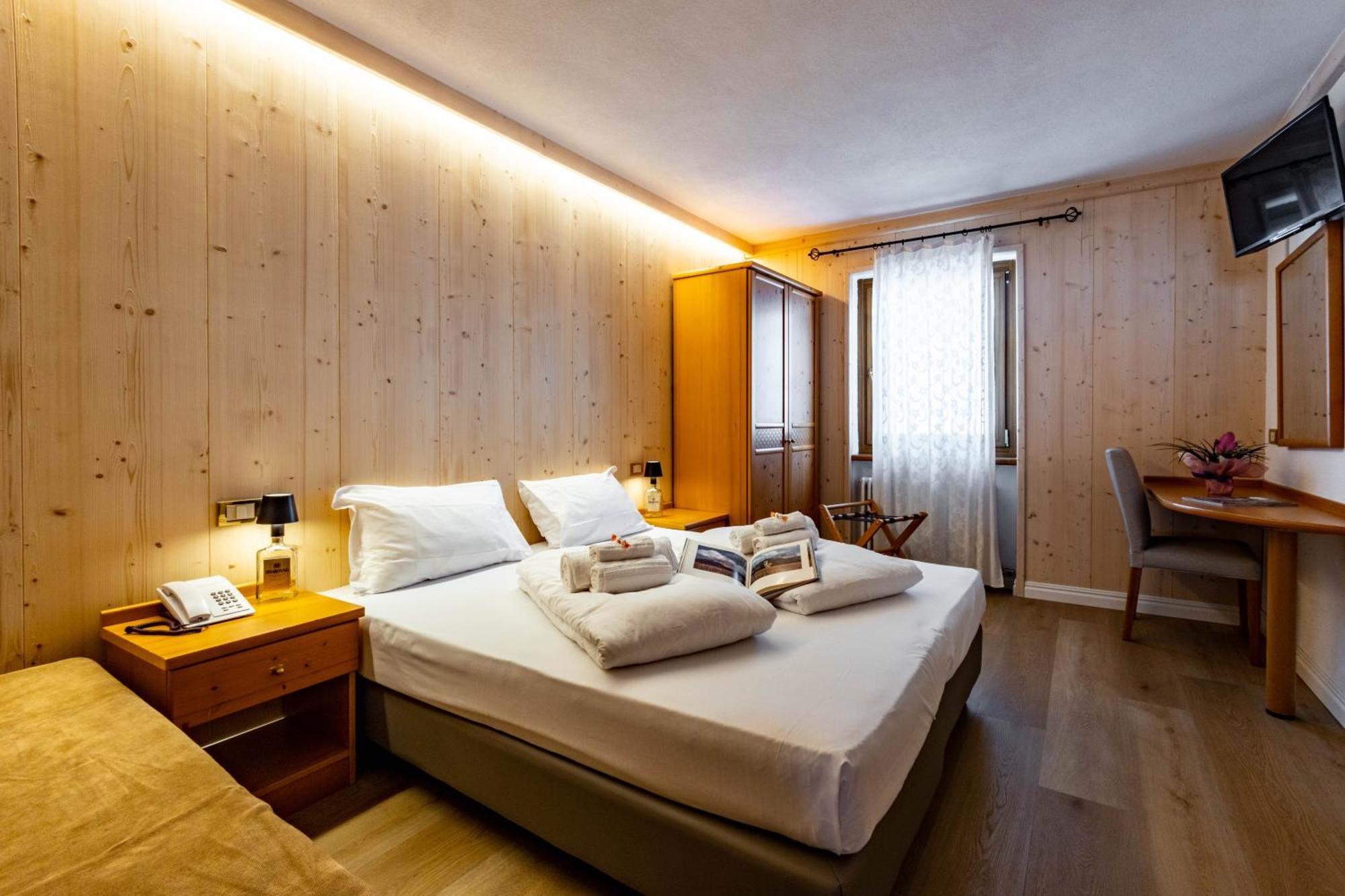 Hotel Grizzly Folgaria Buitenkant foto