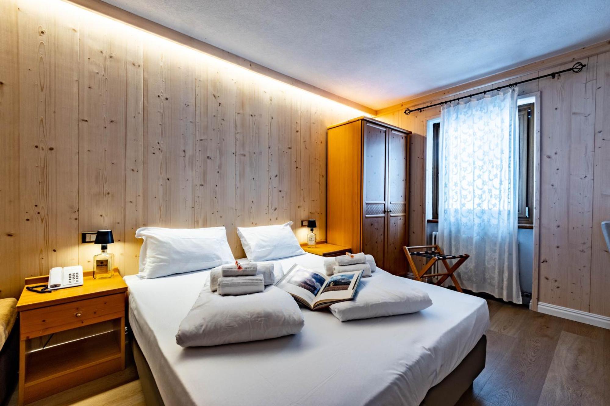 Hotel Grizzly Folgaria Buitenkant foto