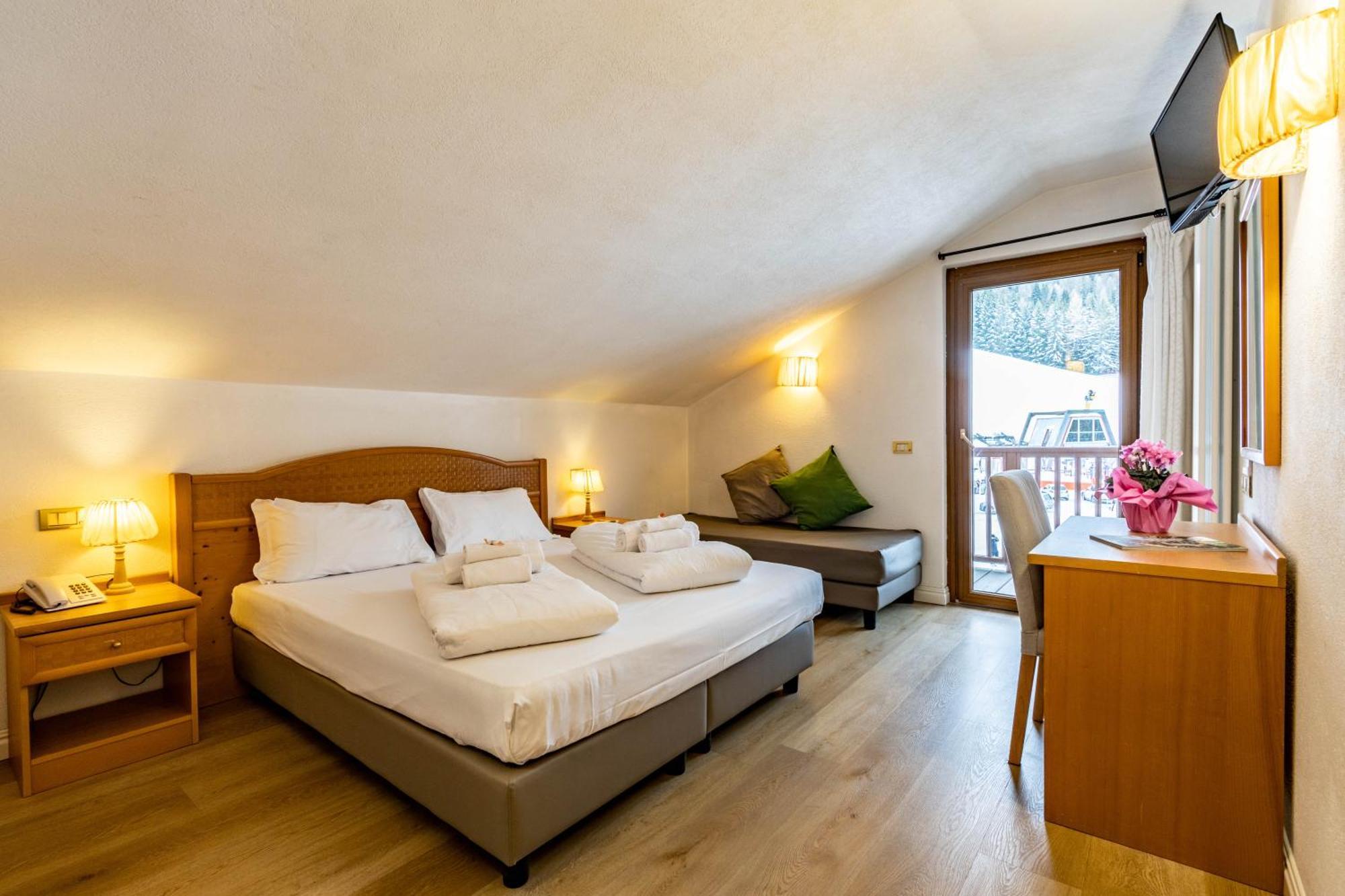 Hotel Grizzly Folgaria Buitenkant foto