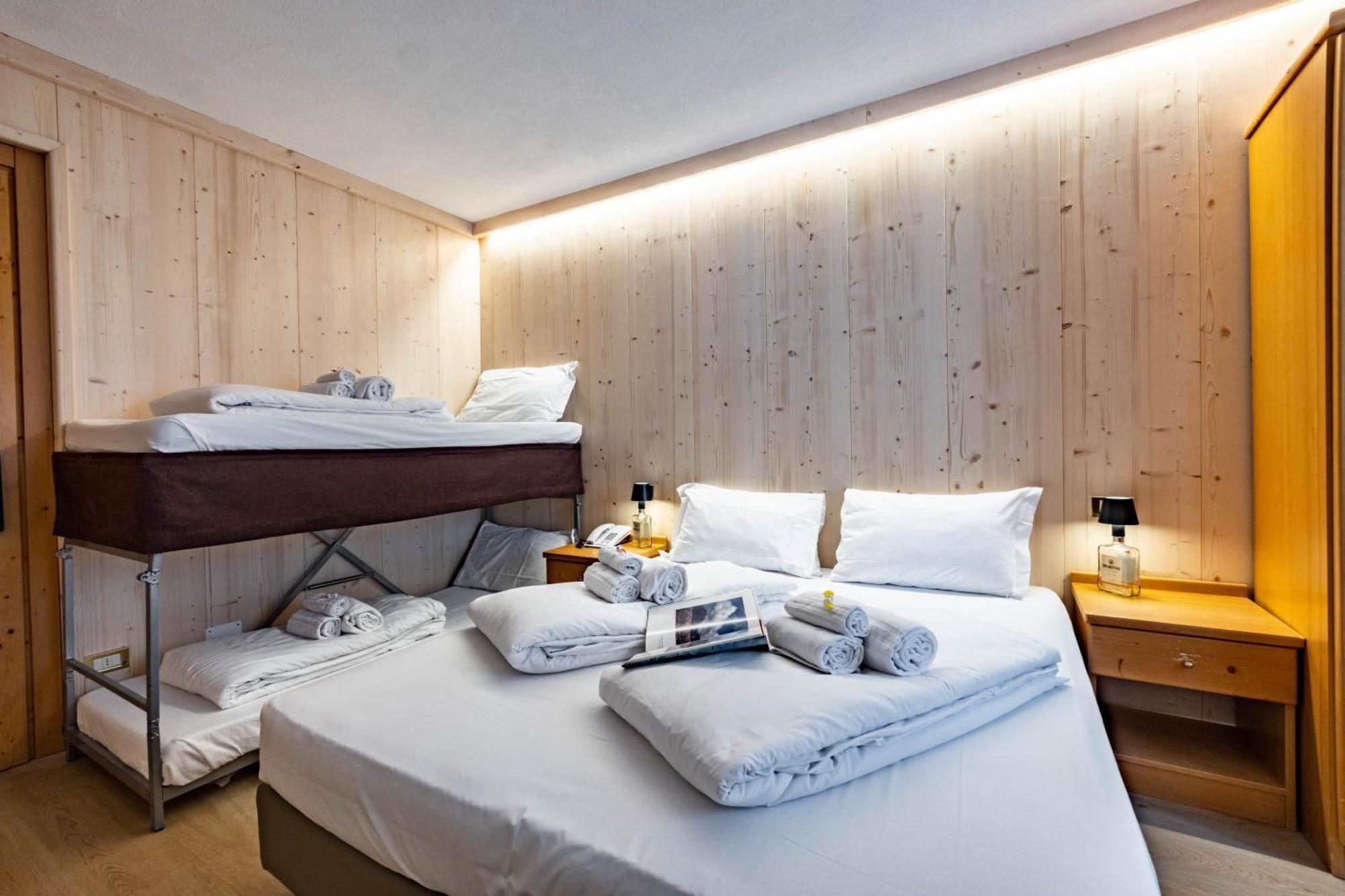 Hotel Grizzly Folgaria Buitenkant foto