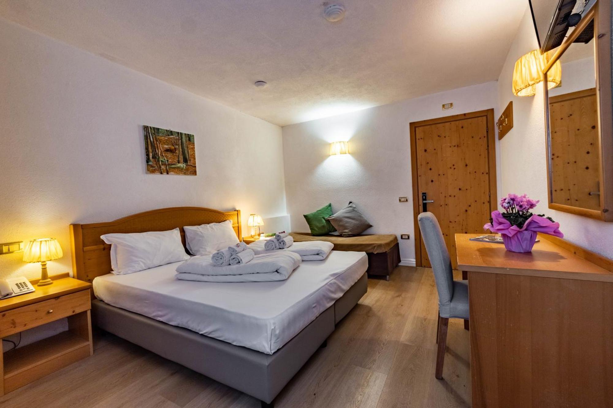 Hotel Grizzly Folgaria Buitenkant foto