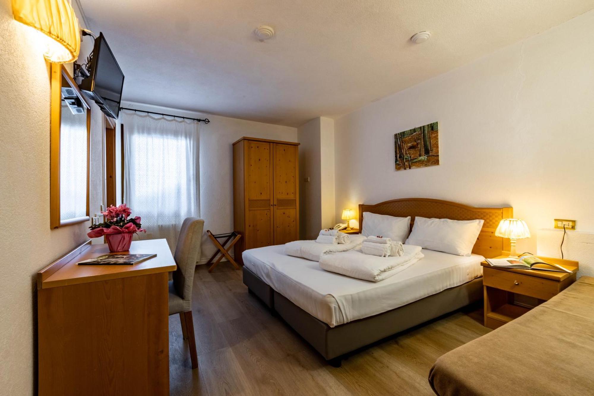 Hotel Grizzly Folgaria Buitenkant foto