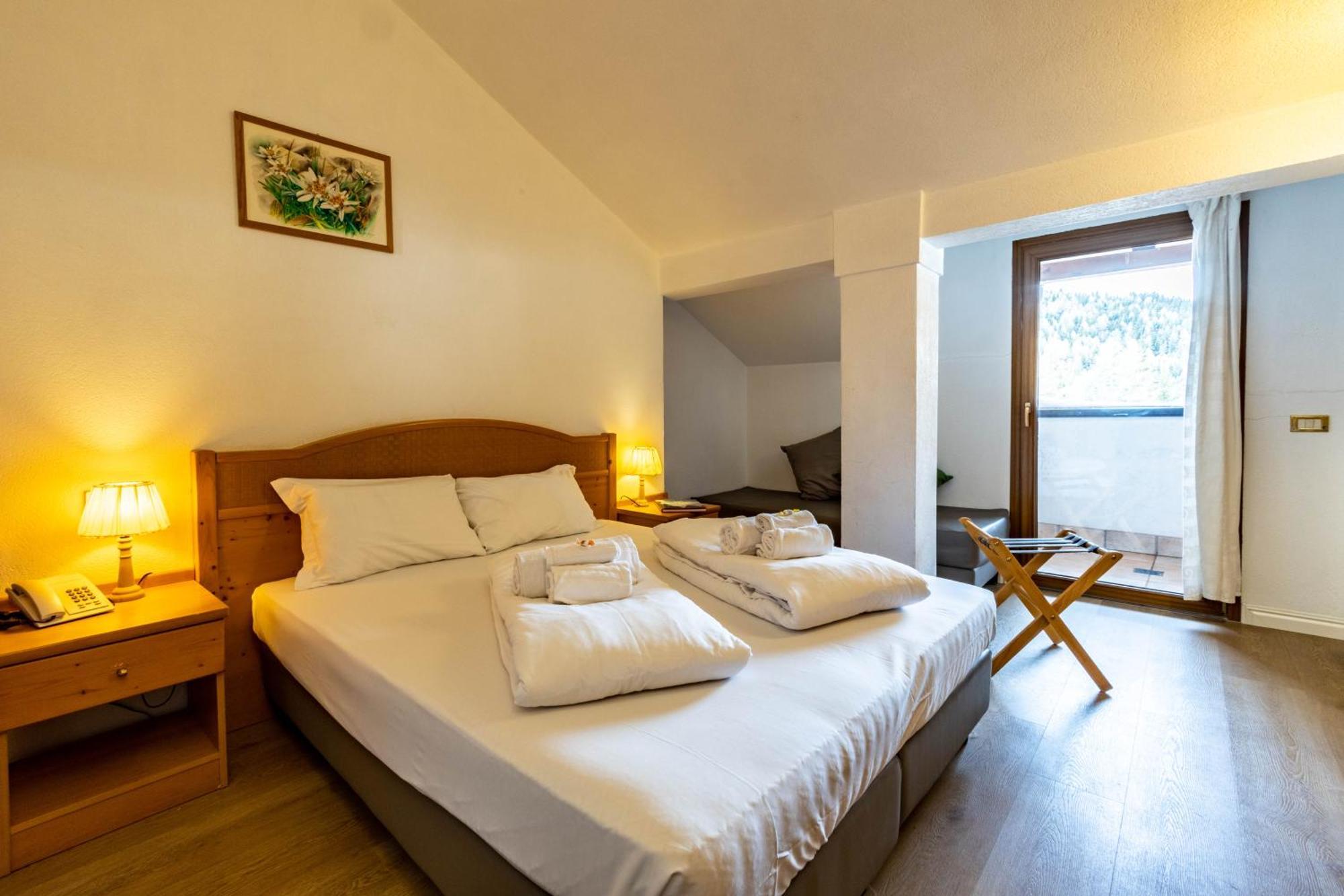Hotel Grizzly Folgaria Buitenkant foto
