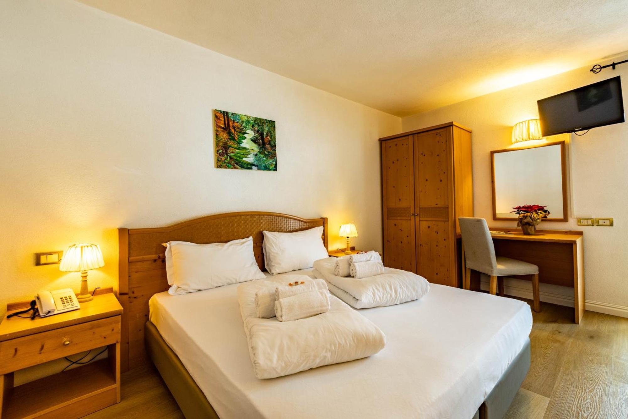 Hotel Grizzly Folgaria Buitenkant foto