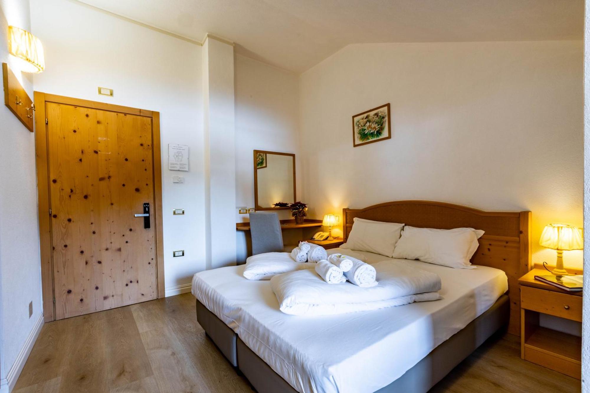 Hotel Grizzly Folgaria Buitenkant foto