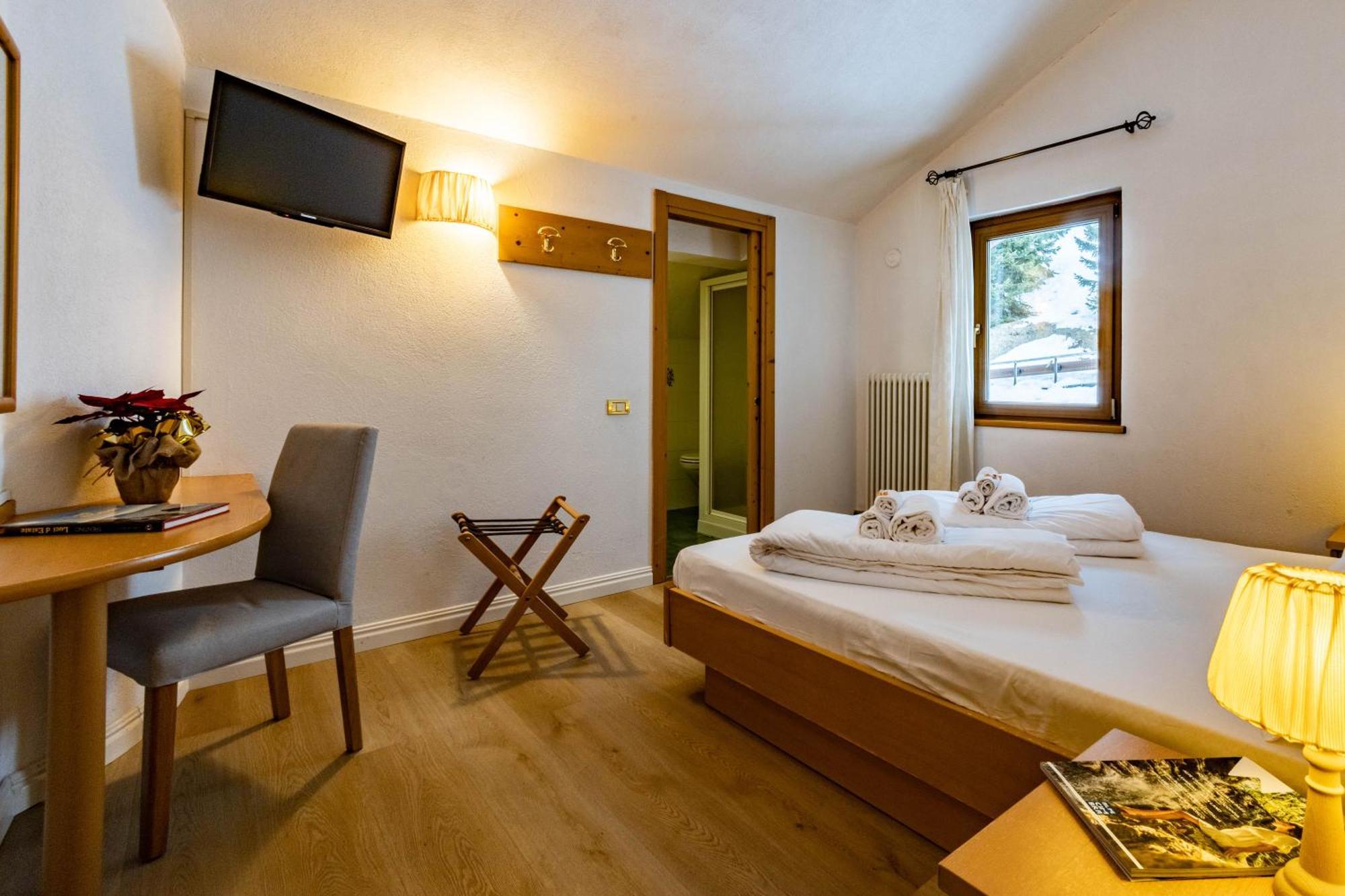 Hotel Grizzly Folgaria Buitenkant foto